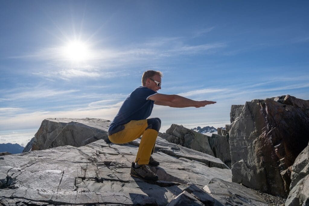 9 Great Warmup & Core Training Exercises for Climbers